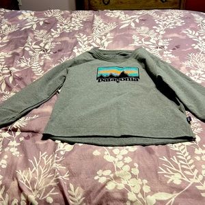 Patagonia sweatshirt.  Size medium women's. Wore once.  Excellent condition.